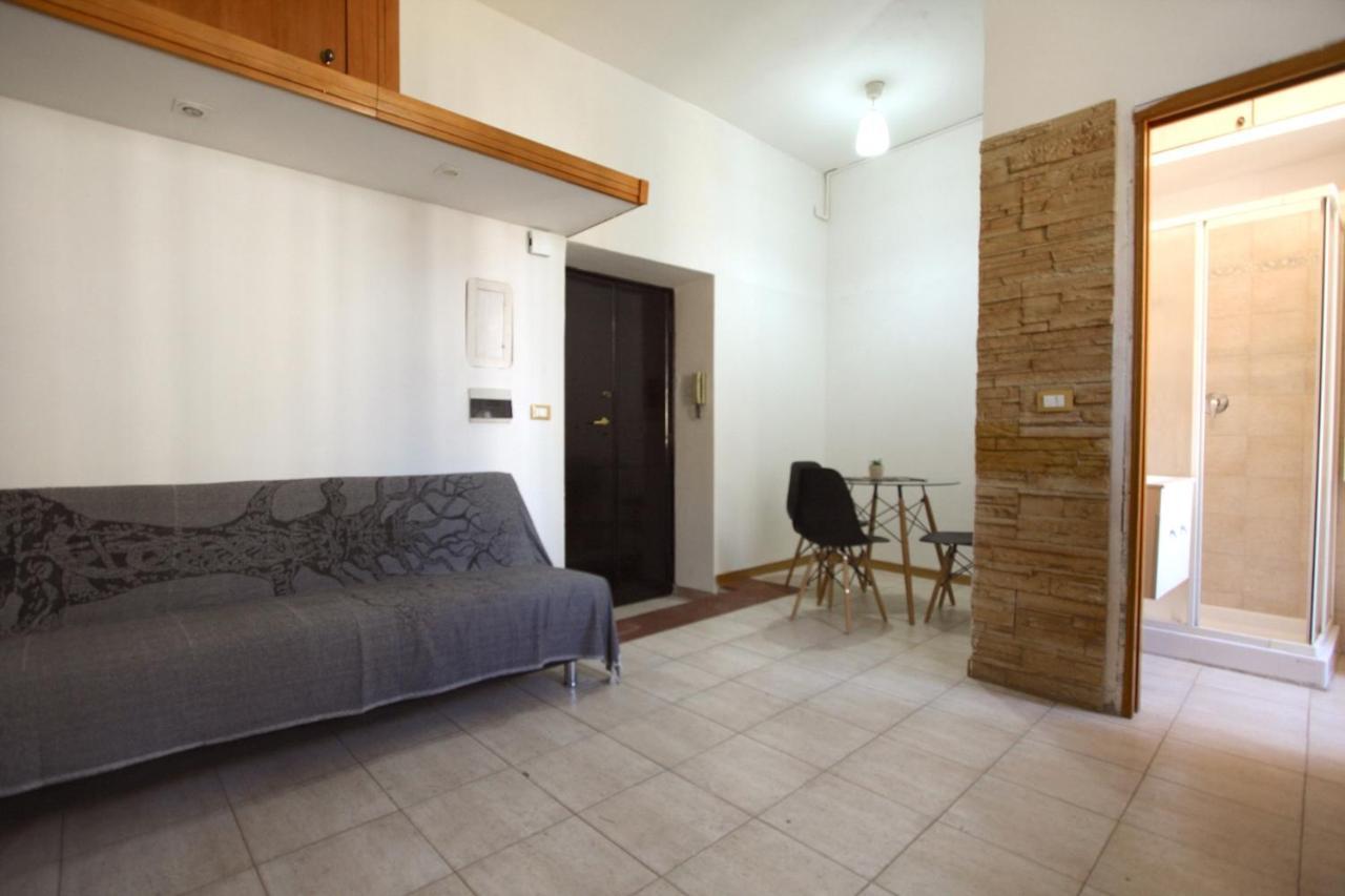 شقة San Giovanni Holiday House روما المظهر الخارجي الصورة