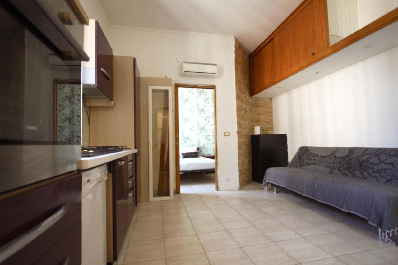 شقة San Giovanni Holiday House روما المظهر الخارجي الصورة